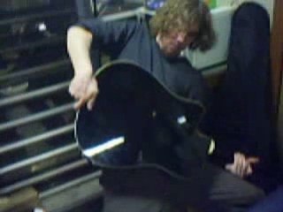 LE POTE DE SBELENNE JOUE  AVEC SONT MEMBRE