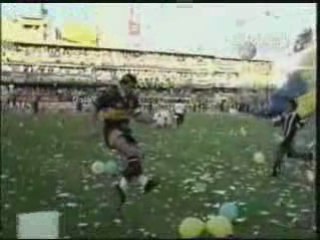 DIEGO  MARADONA  trés grand joueur de tout les temps