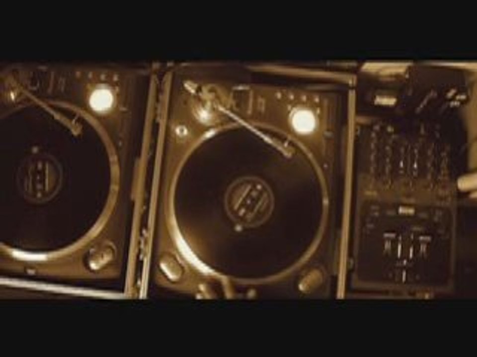 Baila mi reggaeton