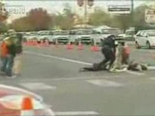 Protesters try to block Palin Motorcade Oct 21.08