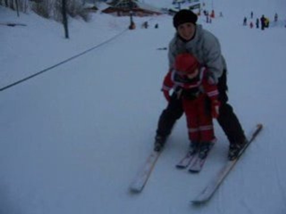 Première descente en ski pour Lucie