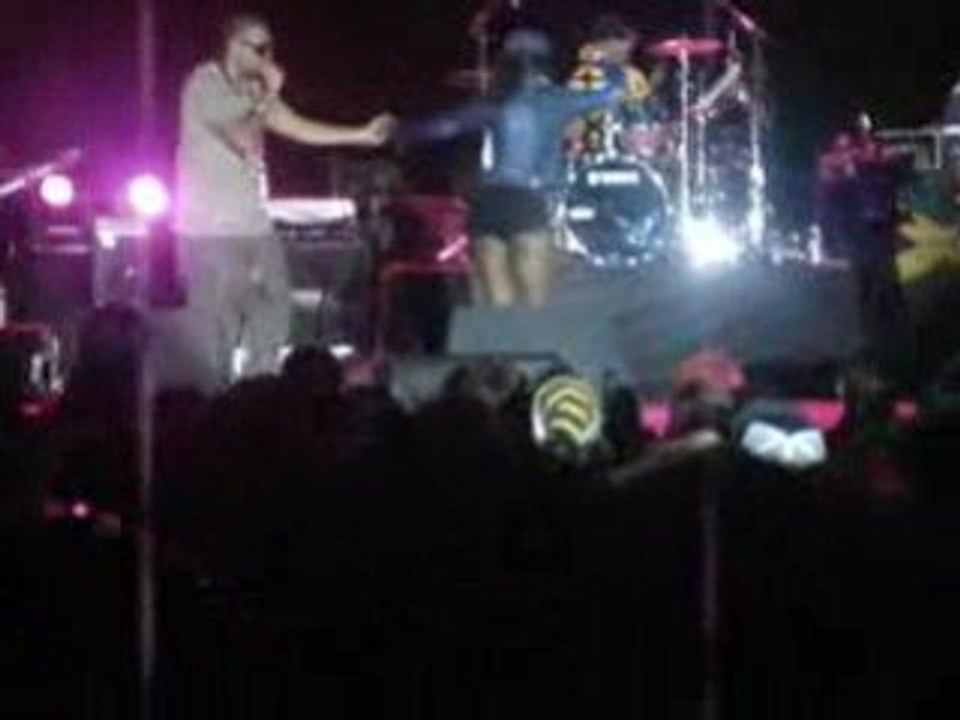 Sean paul girl dancing