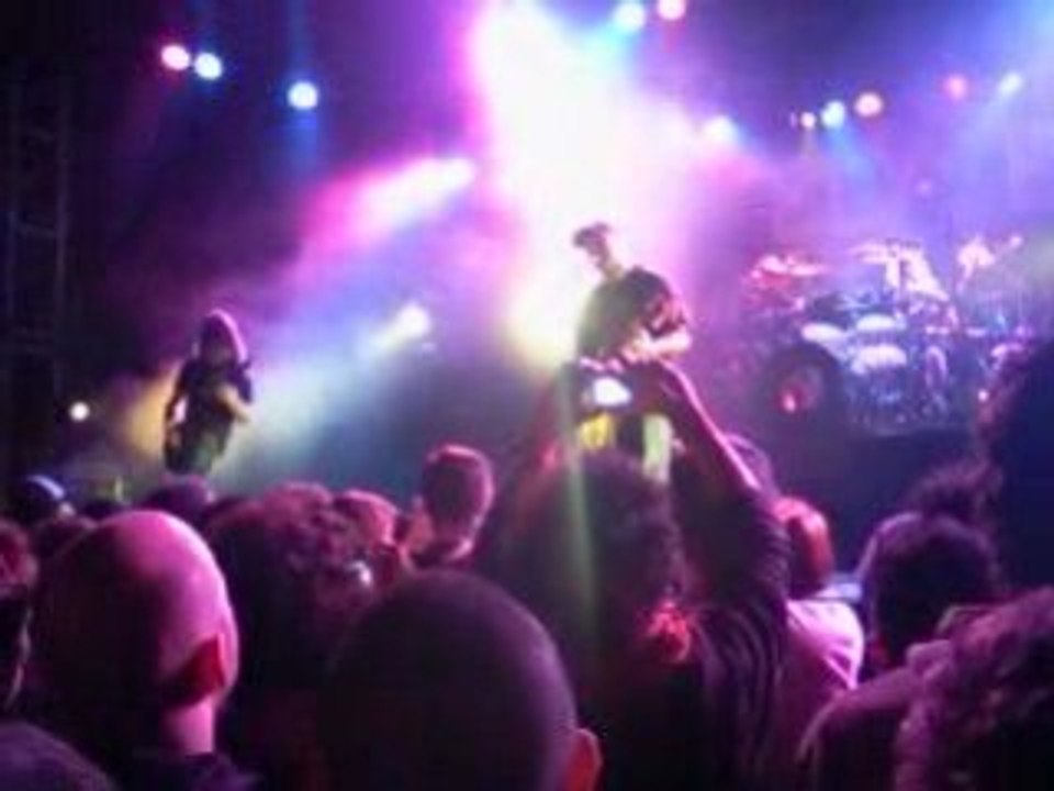 Staind-The way i am (Live Elisée-Montmartre Paris 10.02.09)