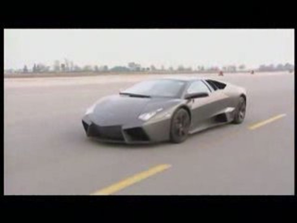 Lamborghini Reventon vs. Tornado