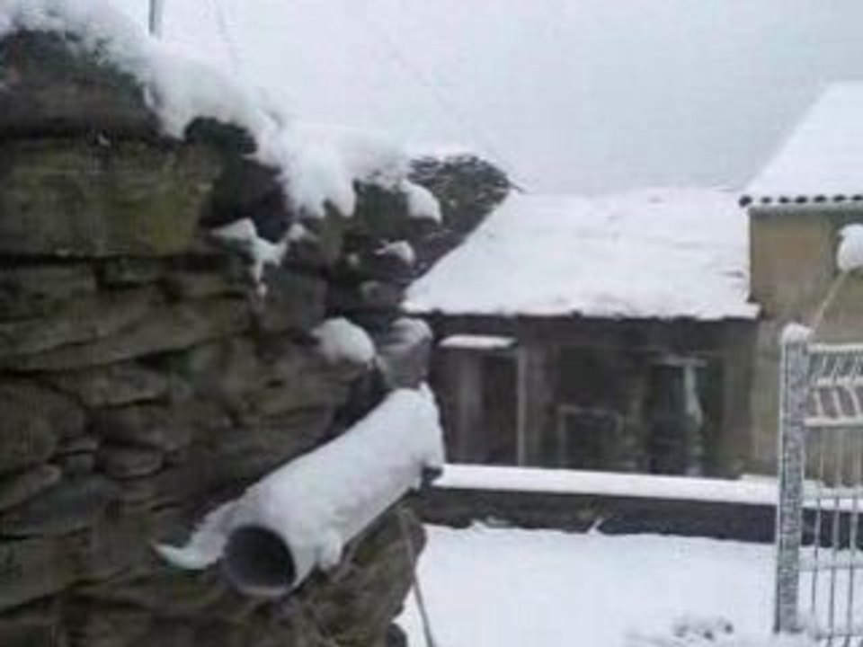 la neige est la
