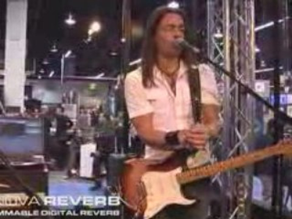 TC Electronic Nova Reverb guitar pedal demonstrated by ...