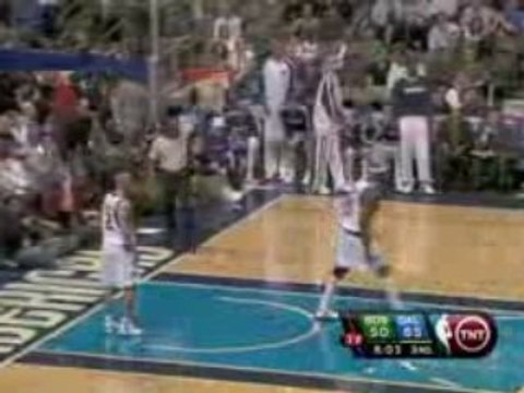 NBA Perkins floats one to KG for the one handed dunk.