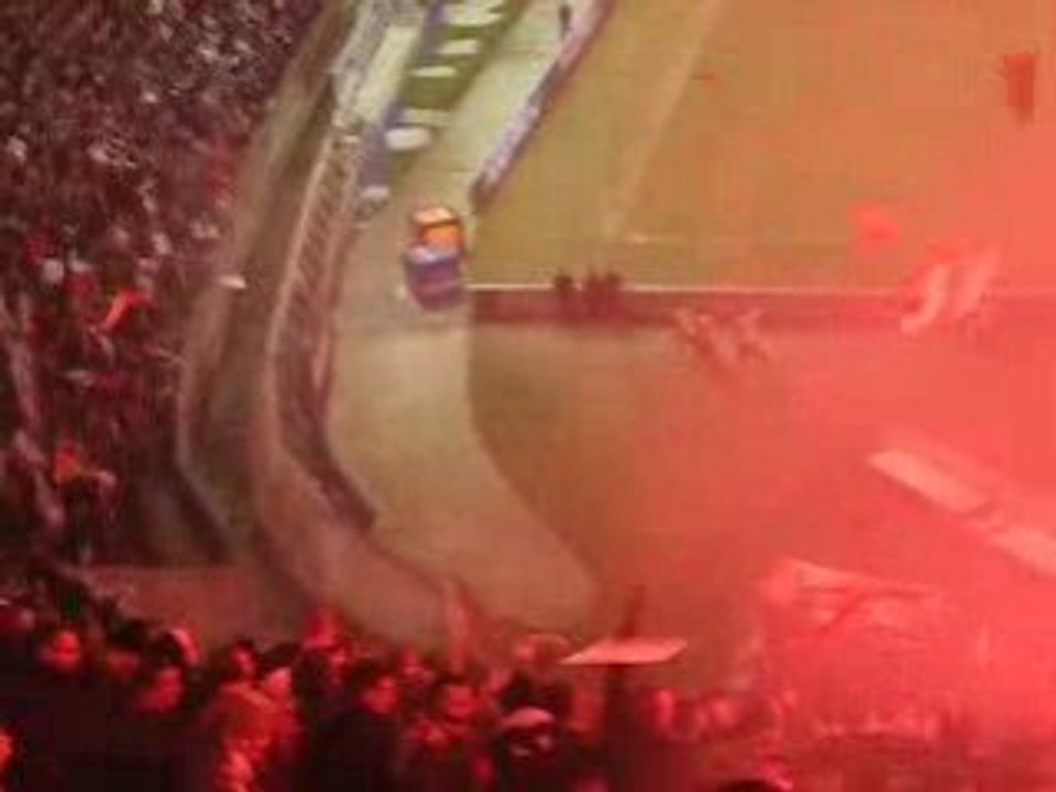 PSG Saint Etienne tifo craquage entree des joueurs