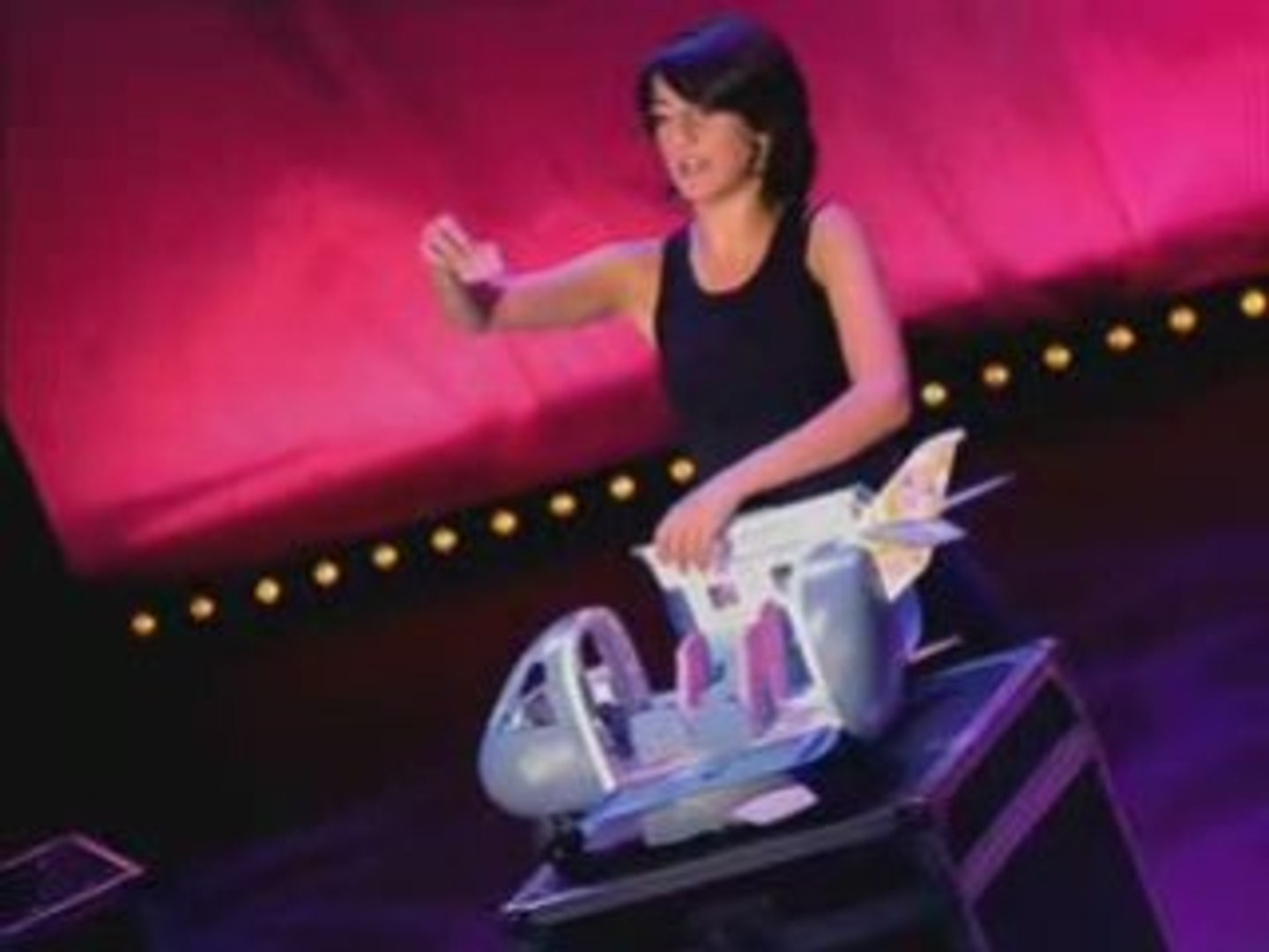 Florence Foresti l'avion de Barbie - Vidéo Dailymotion