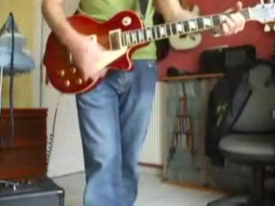 Thierry - Rock 'N Roll Train (AC/DC) joué à la guitare