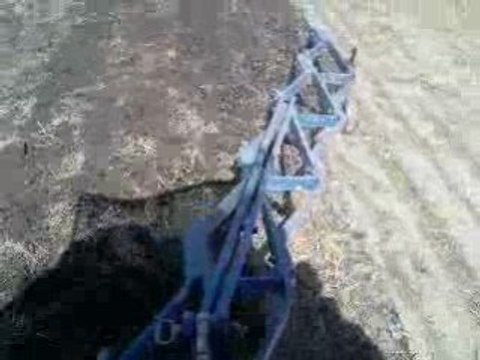 Massey Ferguson 3085 Pullukla Tarla Sürüyor.....