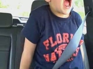 Мальчик, после приёма у стоматолога