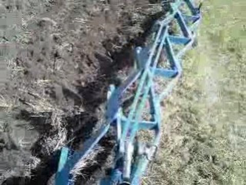 Massey Ferguson 3085 ile Yonca Tarlasını Sürüyorum....