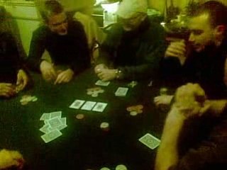 Une main parmis d'autre chez ben...