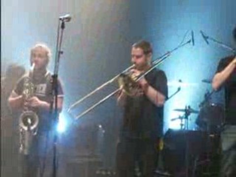 Les Hurlements d'Léo - i'am a freak