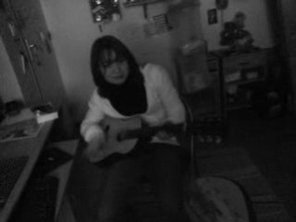 Fanny et une guitare