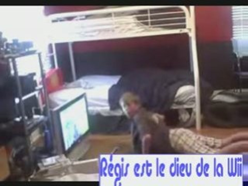 Régis est un dieu de la WII, Il éclate son écran