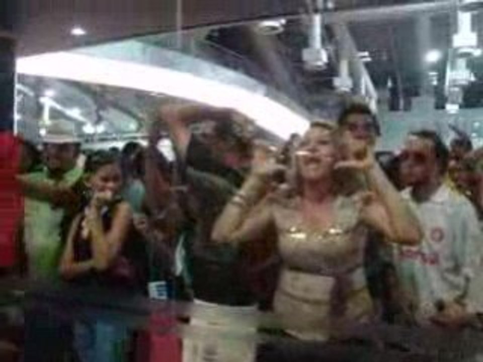 Manifestação Contra a administração da crise!