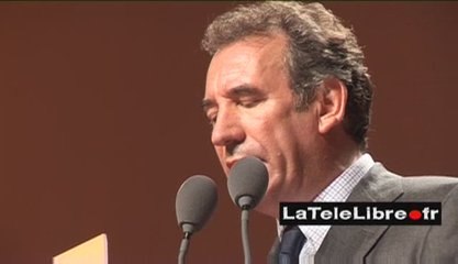 396 BAYROU DENONCE LA MAIN-MISE DE SARKO SUR LES MEDIAS