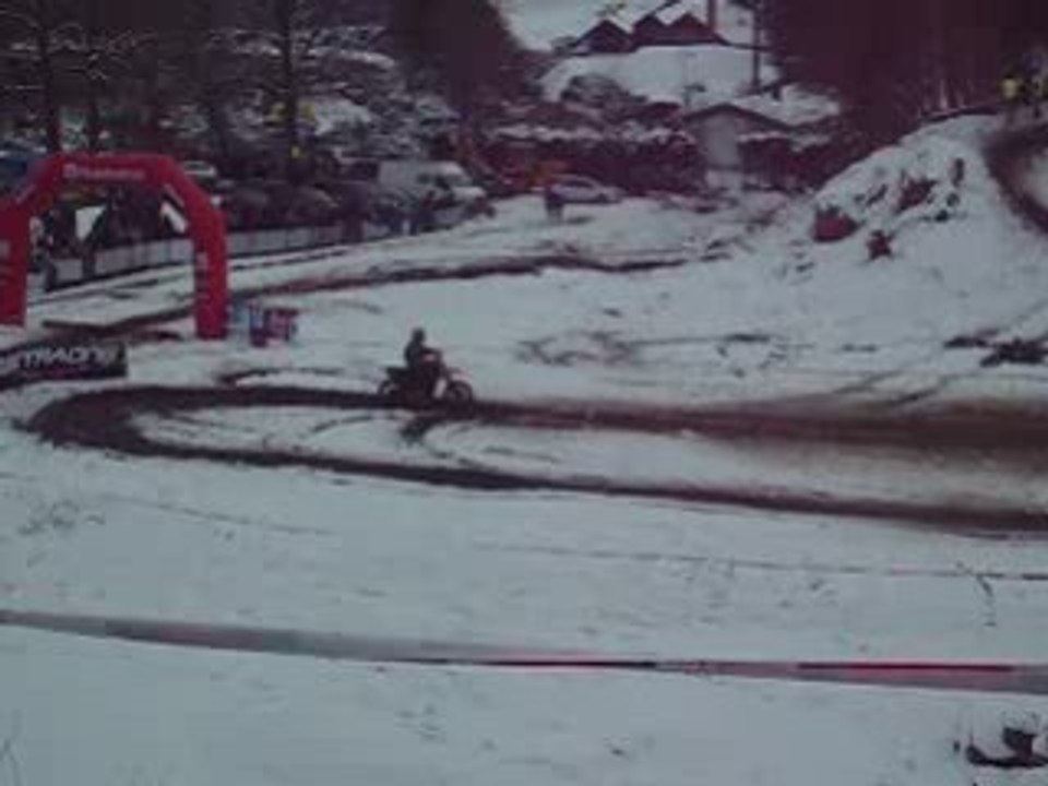 THE RACE 2009 (Belle chute)