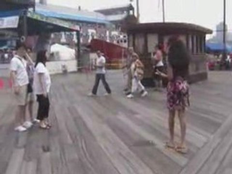 In Search For Presents - Zig ZaG Wanderer