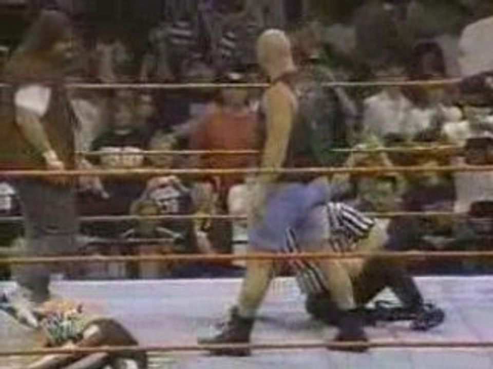 RAW is WAR 4/5/98 - Foley vs. Terry Funk Part 3 - Parte 10