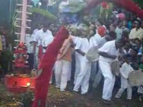 DSCF0824 Marche dans le feu01 les marcheurs arrives