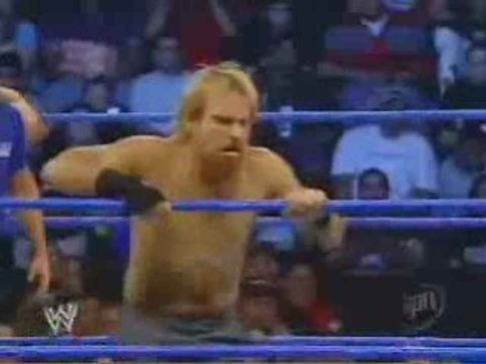 Rey Mysterio & Chavo Guerrero vs KIdman & Spike 11.11.04