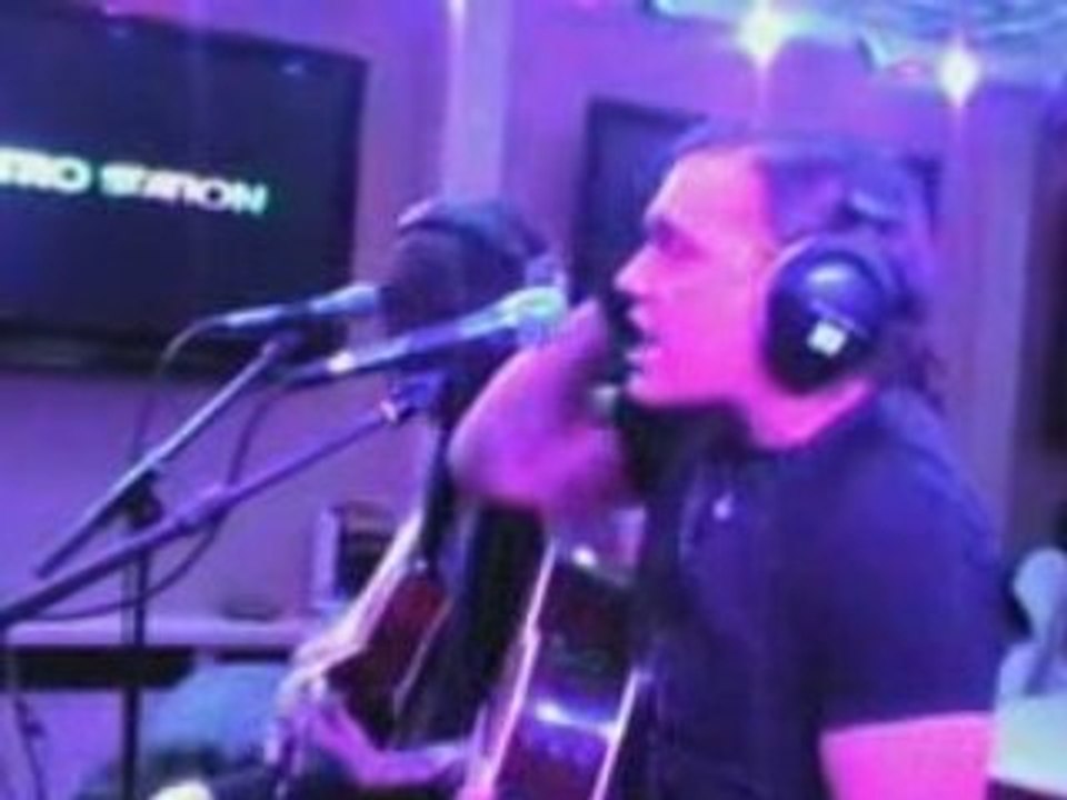 Metro Station - Shake it - Live -  - NRJ Mikl L'émission sans interdit