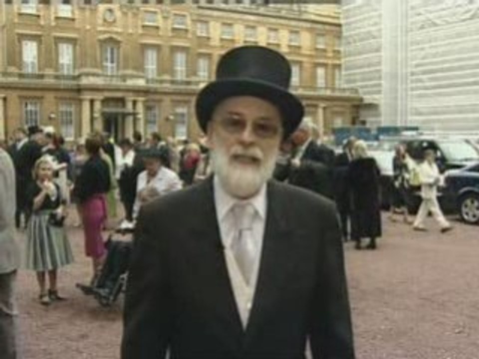 Author Terry Pratchett is given a knighthood