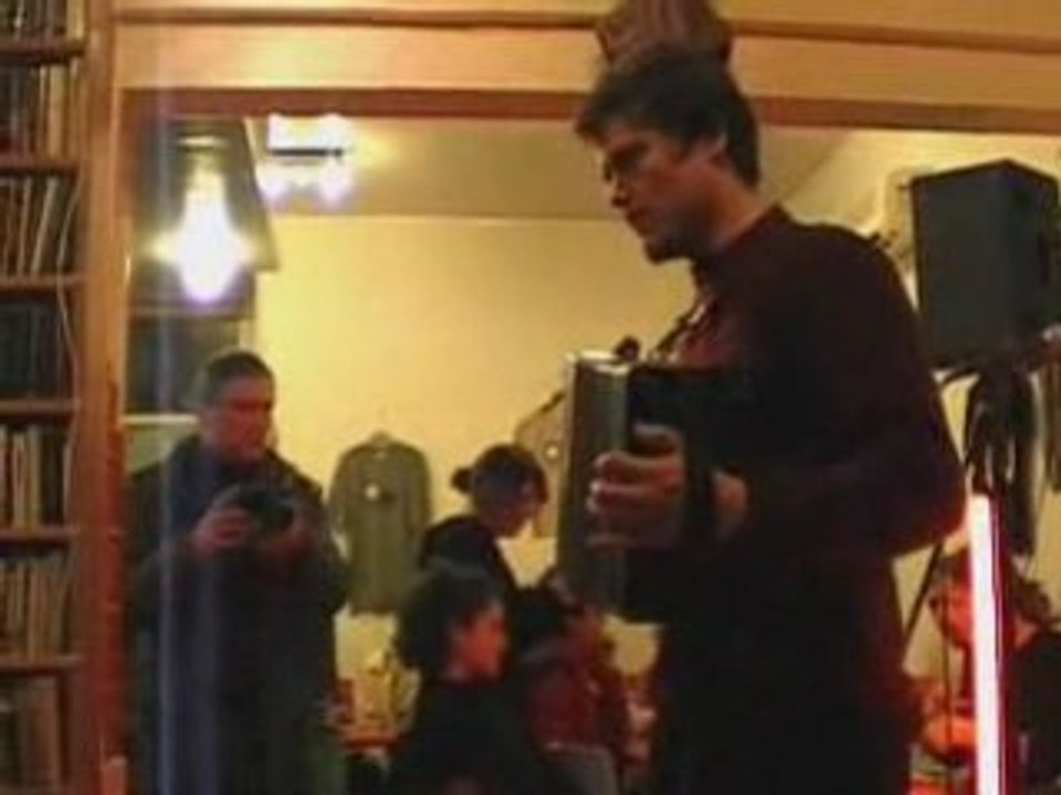 ELOI A L'ACCORDEON