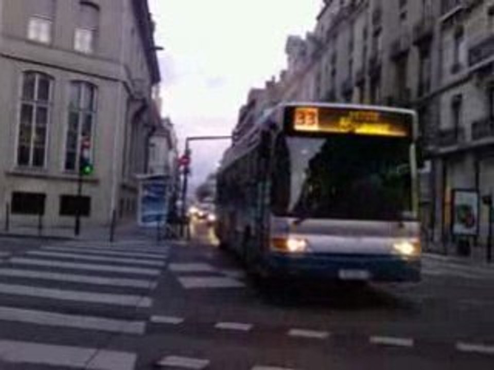 GX317 n°953 à Édouard Rey (ligne 33)