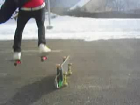 petit ollie par dessu 2 planche de jerome