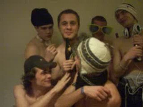 On vous voit plus aux soirées!