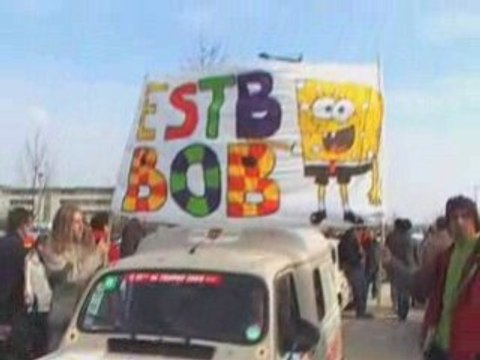 Village départ de Bordeaux jour 2 - Raid 4L Trophy