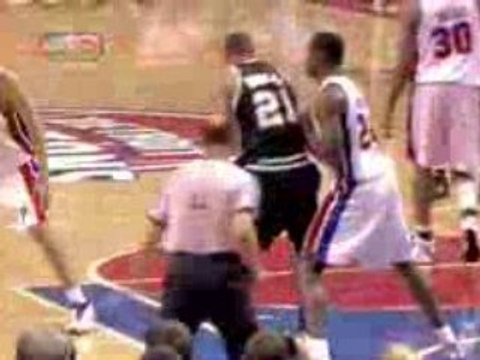 NBA Antonio McDyess Super Block Tim Duncan