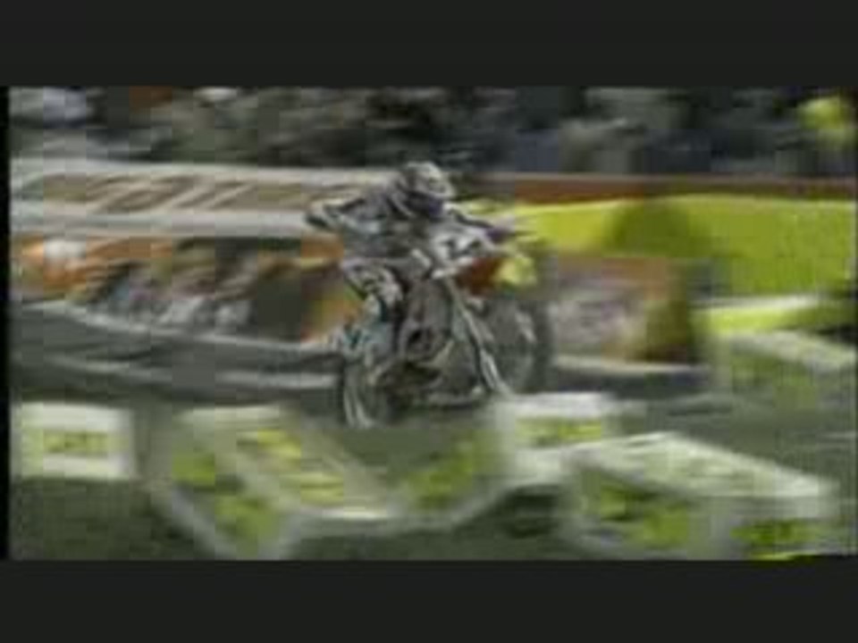 travis nac nac en pleine course Sx 2004