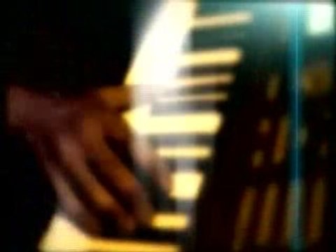 у шамана три руки