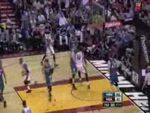 Dwyane Wade Great Crossover and Alley-Oop Pass to Beasley