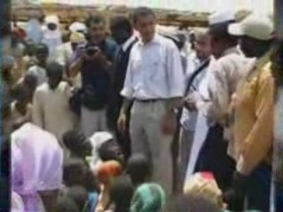 Ann Curry and George Clooney in Chad (3)