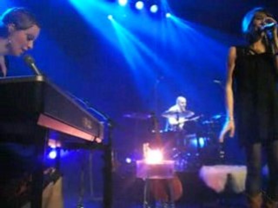 Agua de Annique - Day After Yesterday [De Oosterpoort]