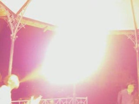 bolas staff et cracheur de feu: les artistes fous