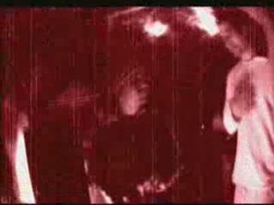 Electric Red Garden teaser 07