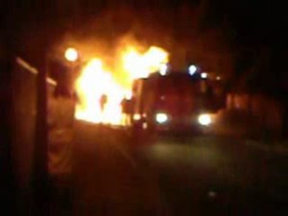Voiture en flamme