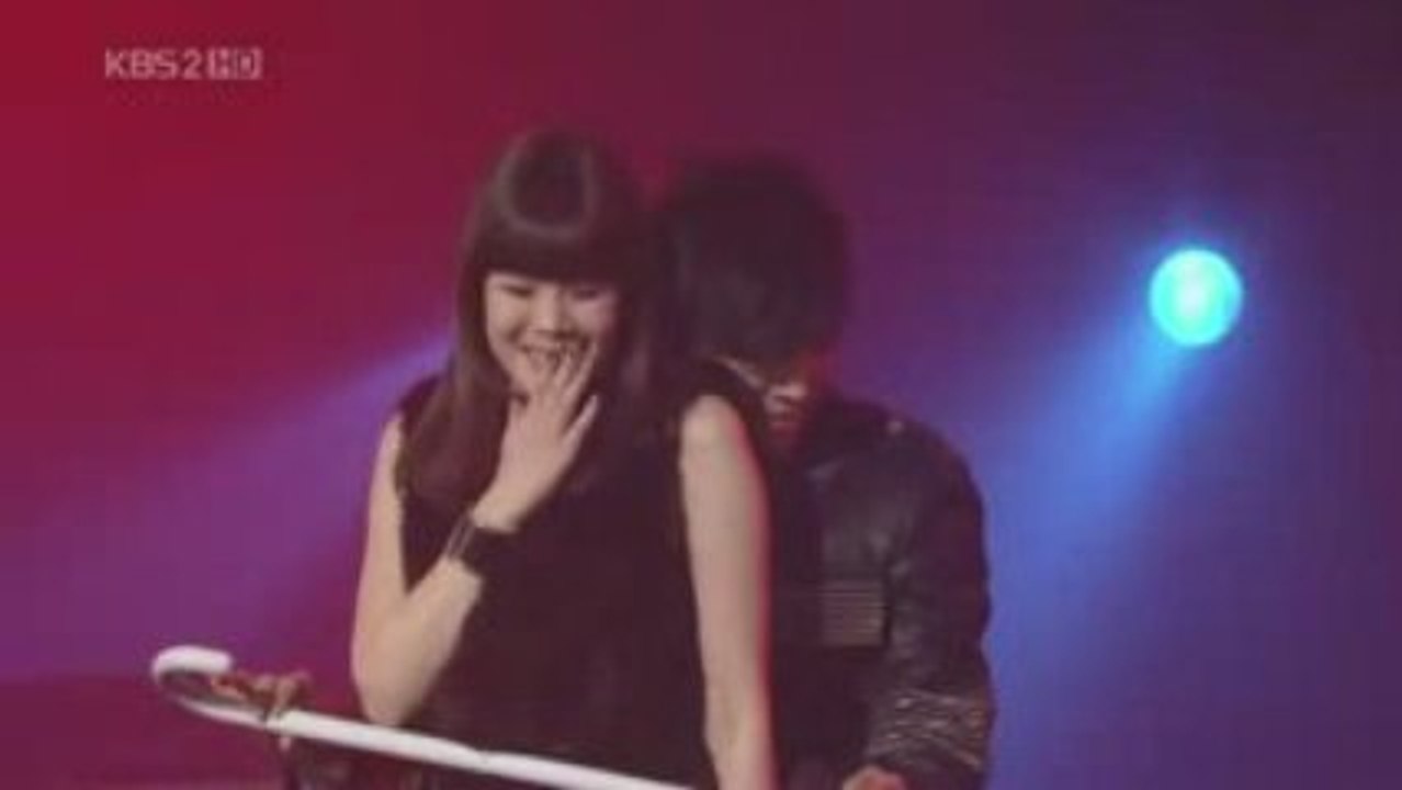 [20.02.09] Wheesung & Lyn - So Hot + Mirotic