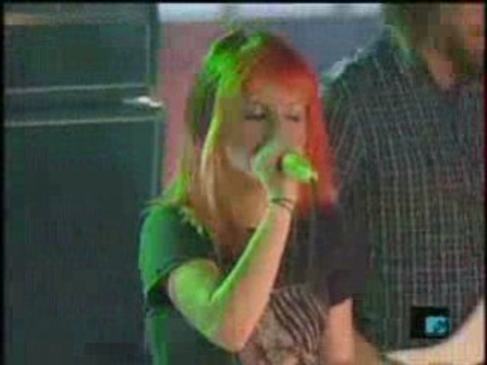 Paramore - For A Pessimist, I'm Pretty Optimistic (Live)