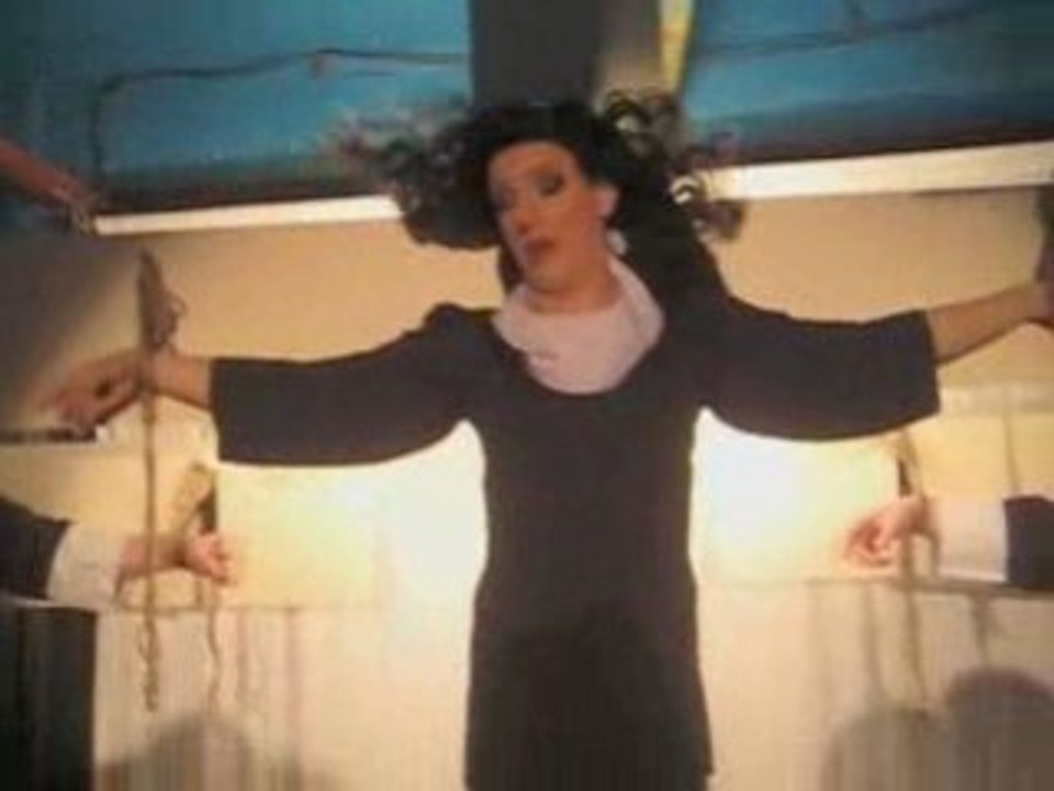 Stella deStroy is always on the bright side of life