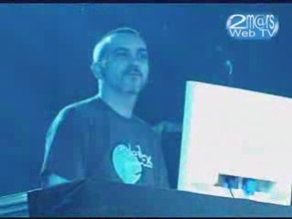 De l'eau  - Papet-J - Festival des AGGLOS