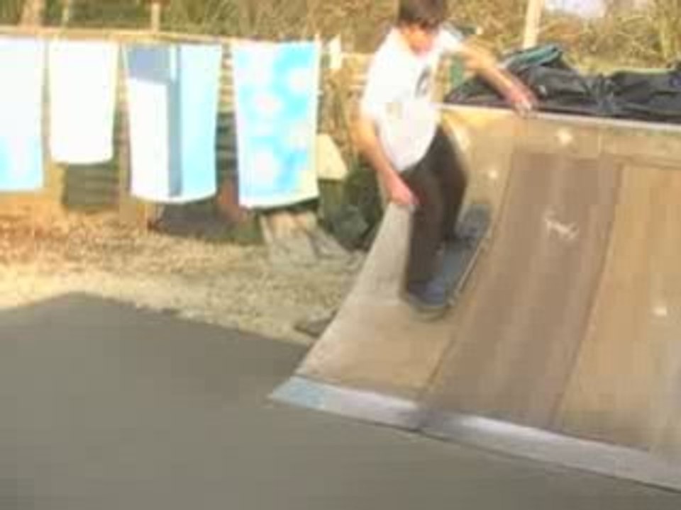 Flip plan incliné+grind nollie big spin out