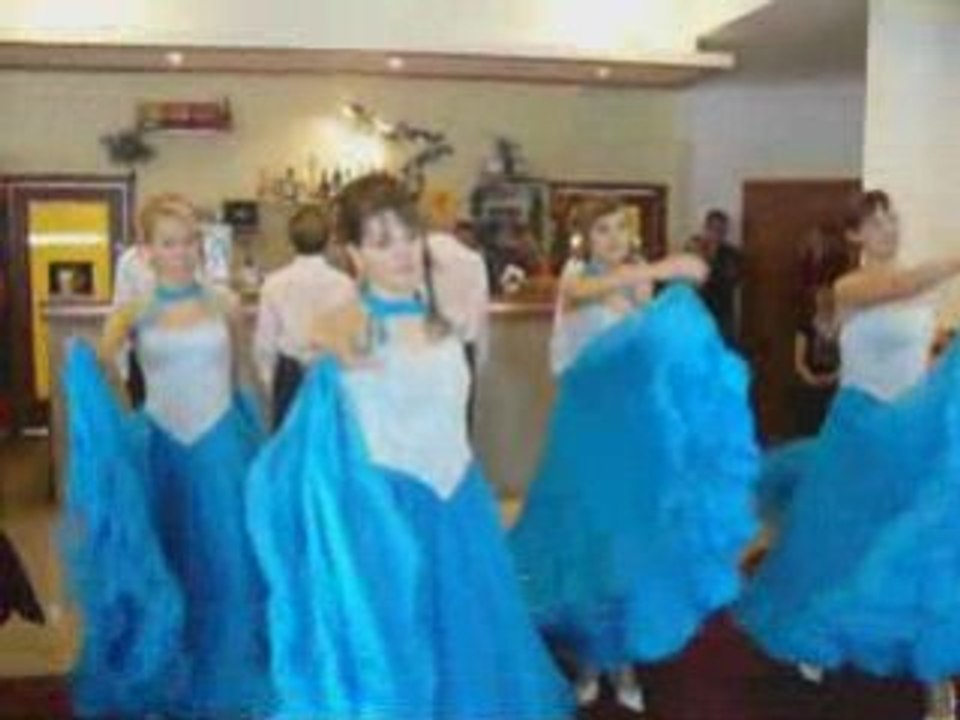 HILL DANCE - SPOLEČENSKÝ VALČÍK